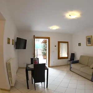 jana-apartments.hotelinveneto.com/
